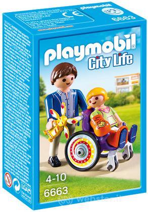 PLAYMOBIL Bimbo Ingessato con Papa' PLAYMOBIL Bimbo Ingessato con Papa'